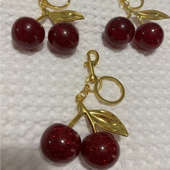 Red Keychains Cherries - Picture 1 of 3